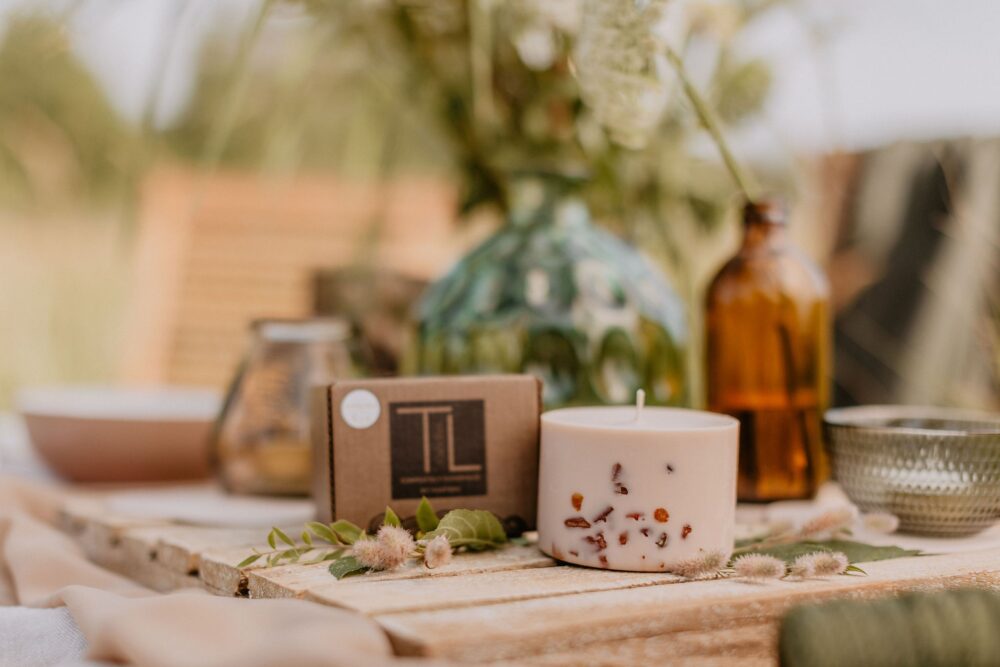 Hand-made Soy Wax Candle with Linden Flower & Honey Scent - Image 8