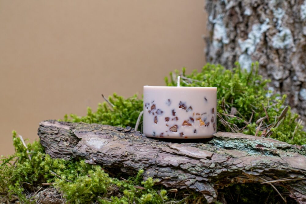 Hand-made Soy Wax Candle with Linden Flower & Honey Scent - Image 7