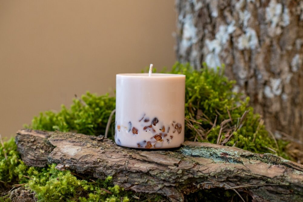 Hand-made Soy Wax Candle with Linden Flower & Honey Scent - Image 11