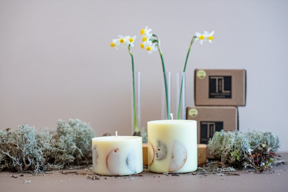 Hand-made Soy Wax Candle with Light Vanilla Scent - Image 5