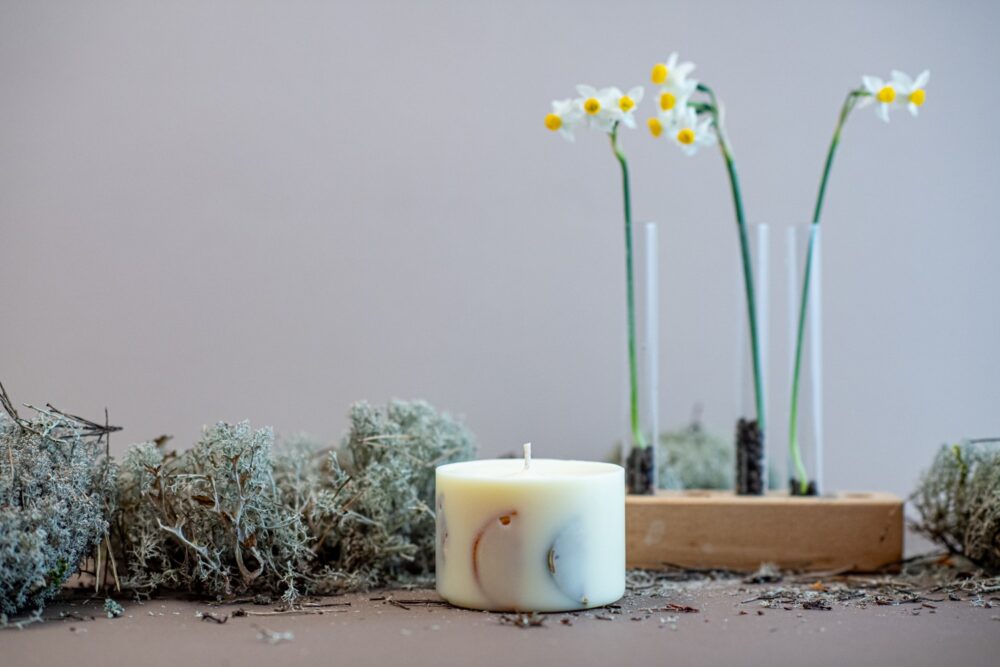 Hand-made Soy Wax Candle with Light Vanilla Scent - Image 2