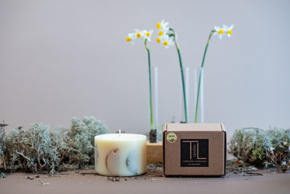 Hand-made Soy Wax Candle with Light Vanilla Scent - Image 4