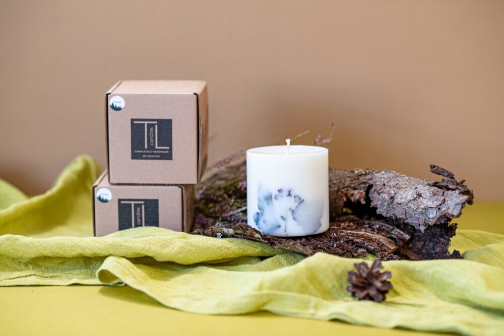 Hand-made Soy Wax Candle with Forest Scent - White - Image 5