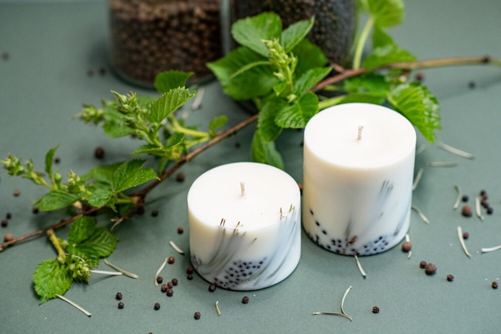 Hand-made Soy Wax Candle with Juniper Scent - Image 3