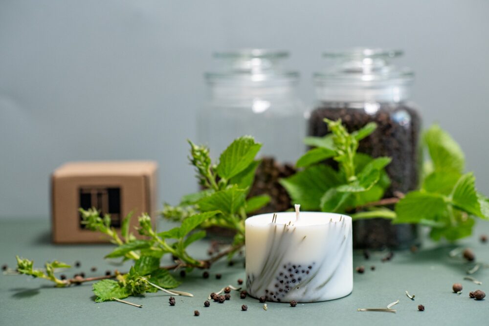 Hand-made Soy Wax Candle with Juniper Scent - Image 2